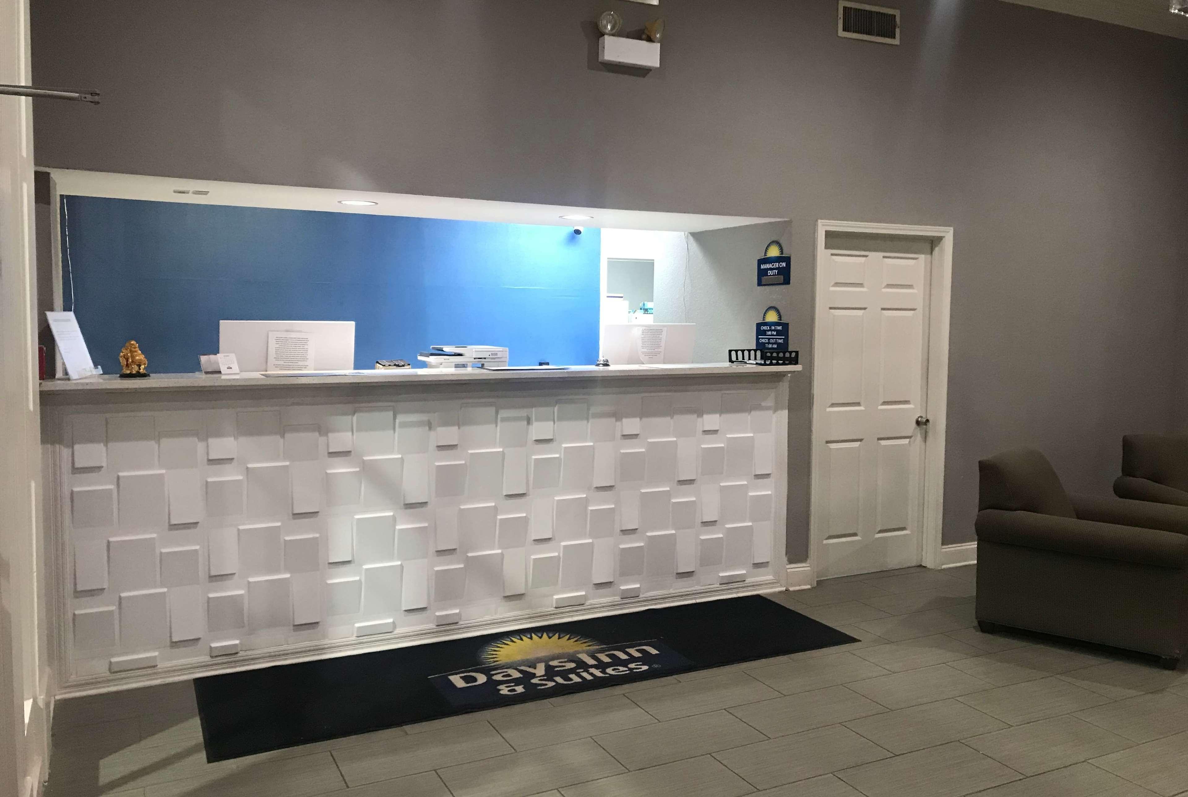 Days Inn & Suites By Wyndham Collierville Germantown Area Экстерьер фото